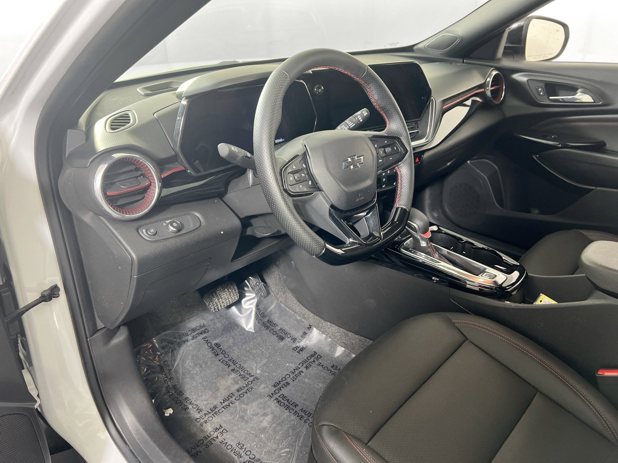 Used 2025 Chevrolet Trax RS w/ Driver Confidence Package image 9