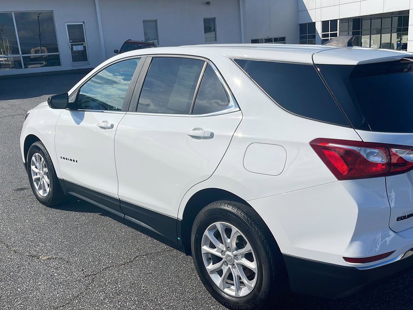 Used 2021 Chevrolet Equinox LT w/ LPO, Blackout Package image 6