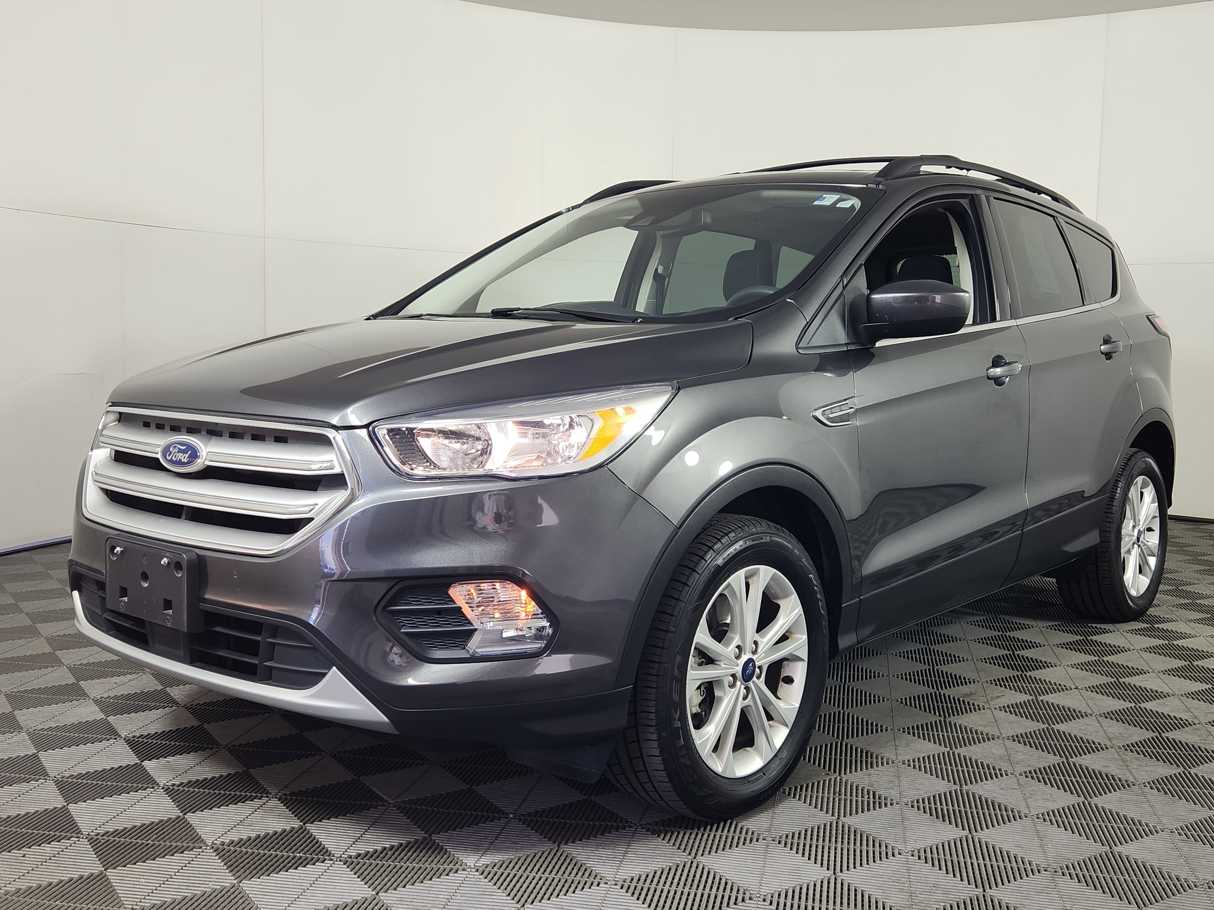 Certified 2018 Ford Escape SE w/ Ford Safe & Smart Package video 3