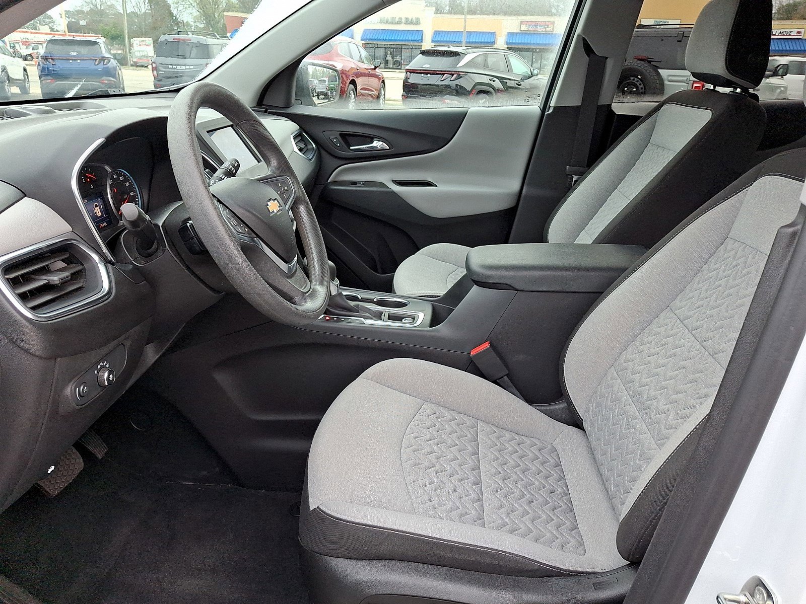 Used 2022 Chevrolet Equinox LS w/ LS Convenience Package FWD image 12