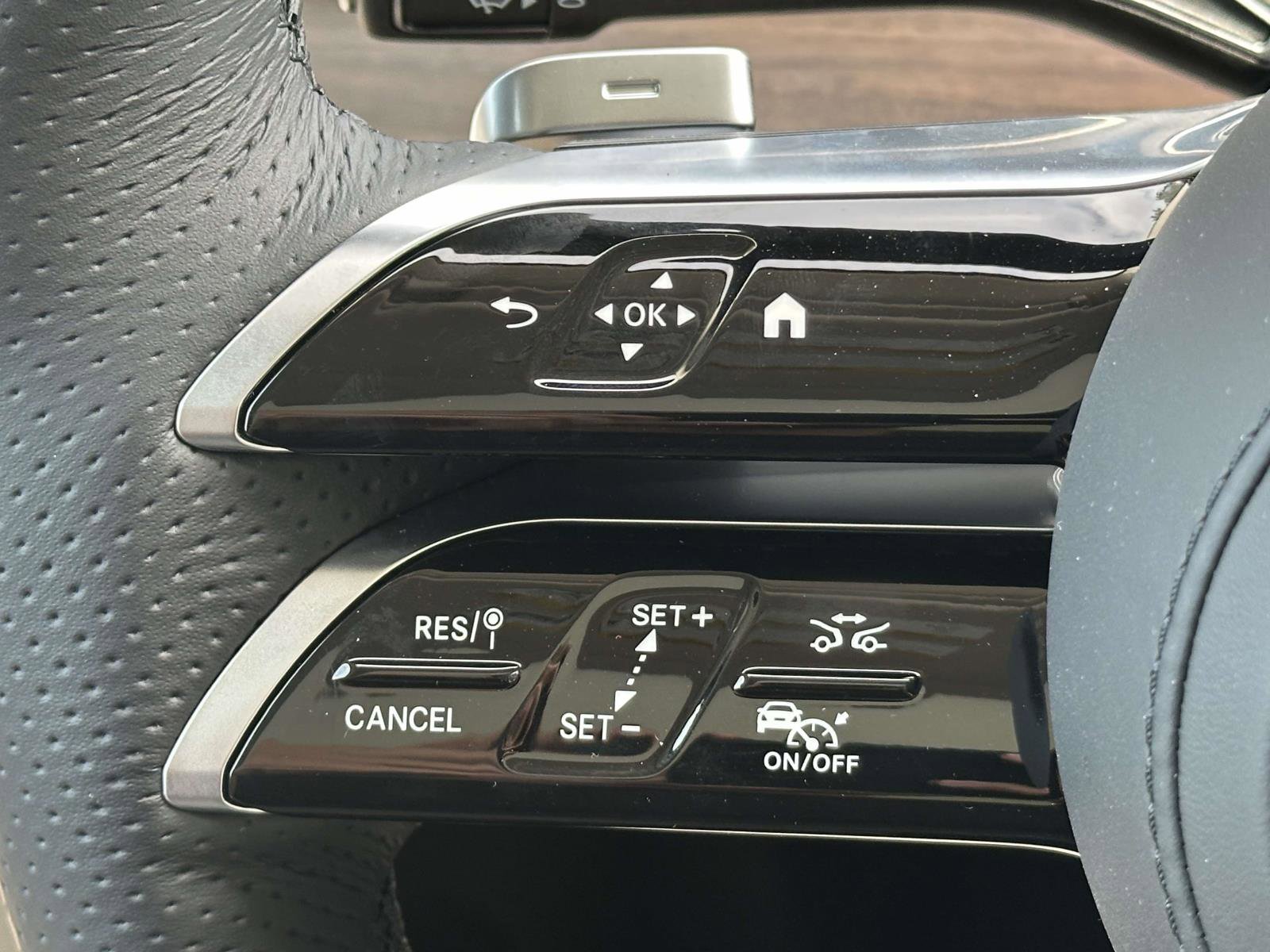 New 2026 Mercedes-Benz GLS 580 4MATIC image 14