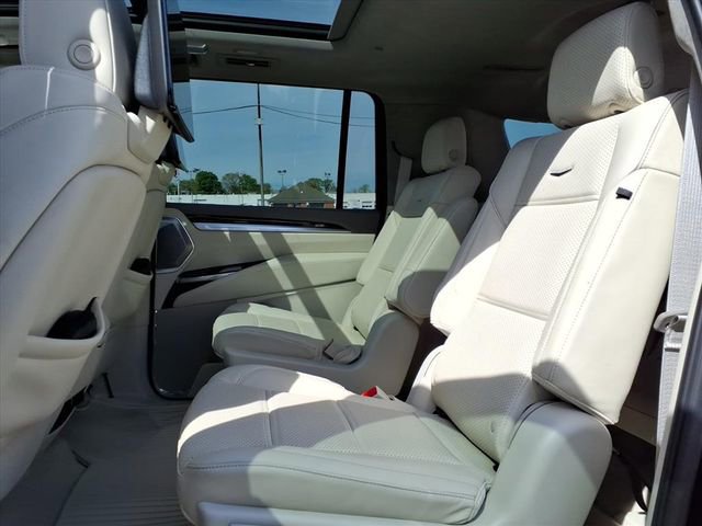 New 2026 Cadillac Escalade ESV Platinum Sport w/ LPO, ONYX Package AWD/4WD image 7