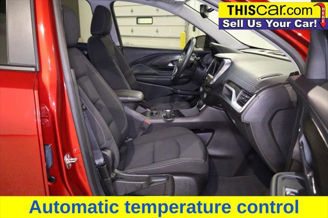 Used 2024 GMC Terrain SLE w/ Elevation Edition image 13