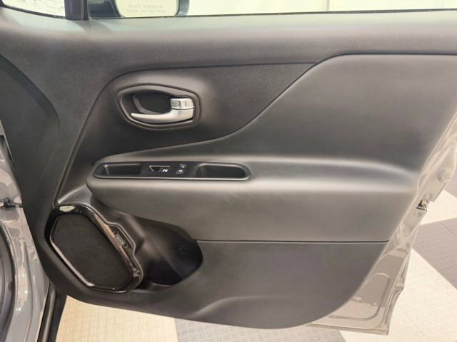 Used 2019 Jeep Renegade Altitude w/ Quick Order Package 22M image 19