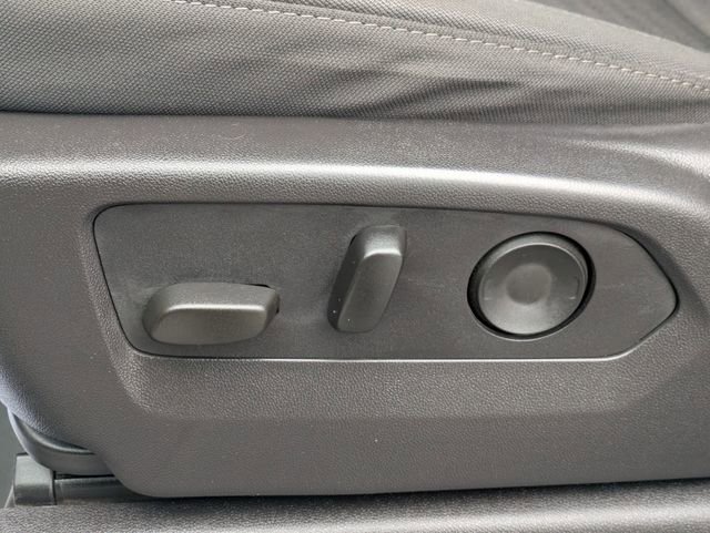 Used 2024 GMC Sierra 3500 Pro w/ Convenience Package image 25