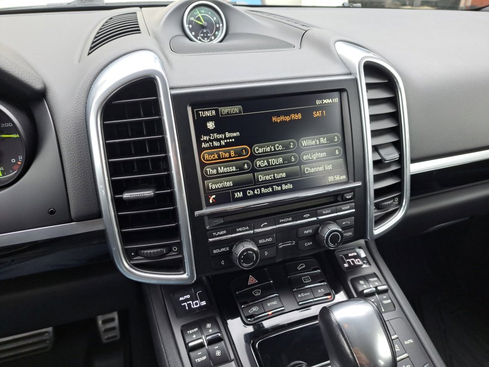Used 2015 Porsche Cayenne S w/ Premium Package AWD/4WD image 28