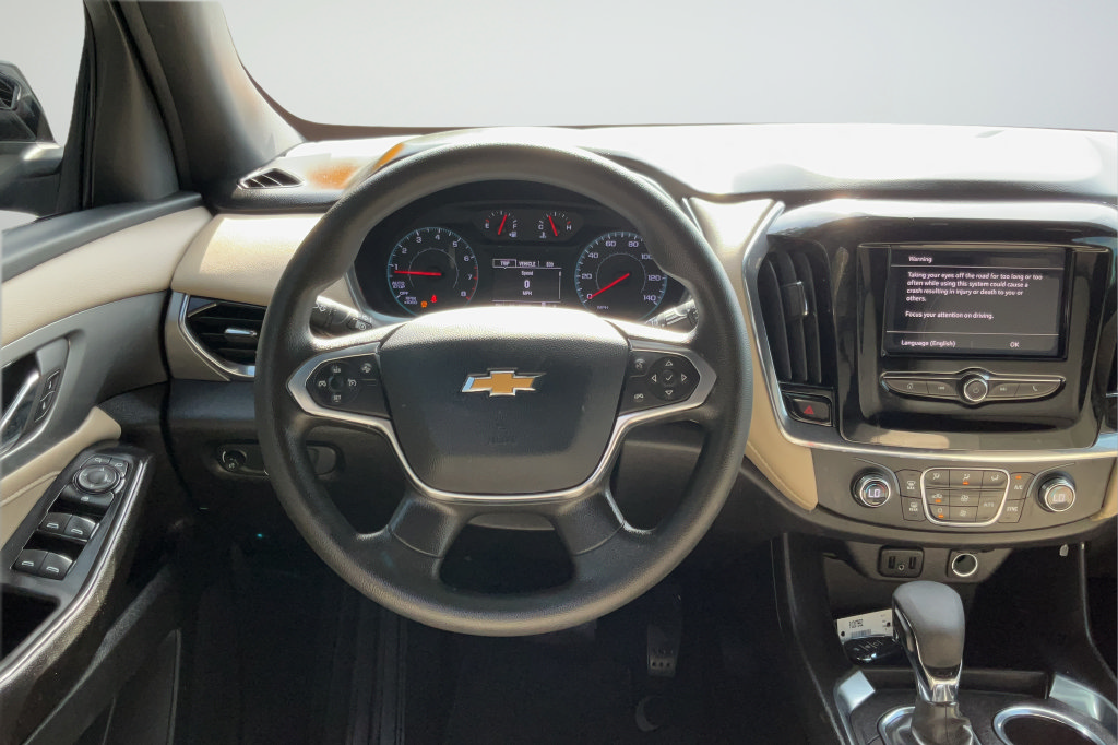 Used 2023 Chevrolet Traverse LS FWD image 12