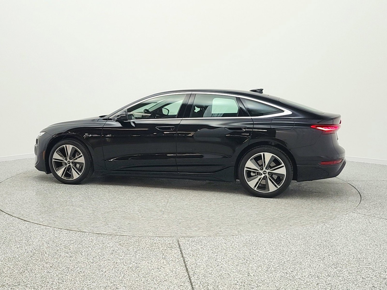 Used 2025 Audi A6 e-tron Premium Plus w/ Premium Plus image 8