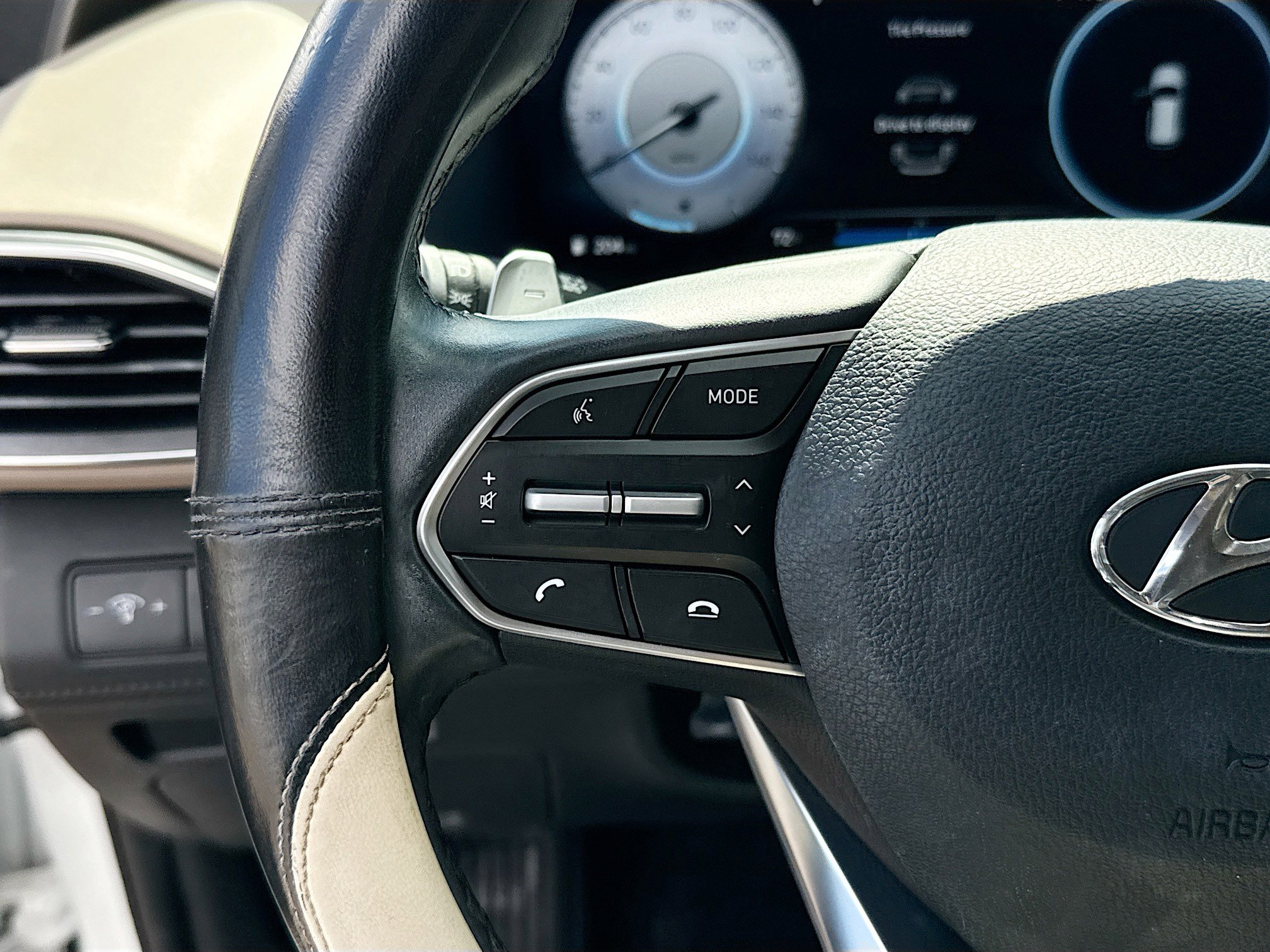 Used 2022 Hyundai Santa Fe SEL w/ Convenience + Premium Package image 38