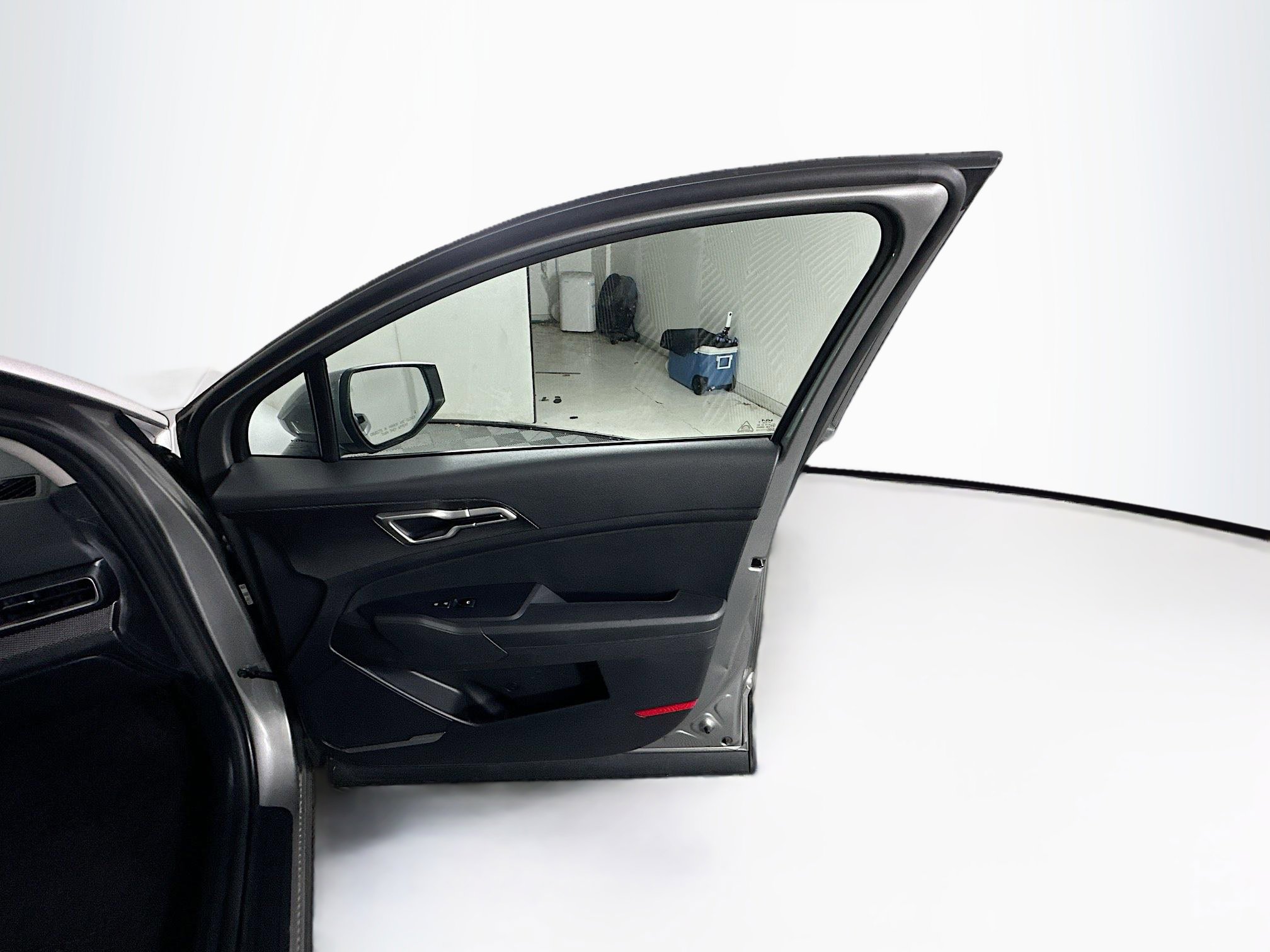 Used 2025 Kia Sportage LX image 31