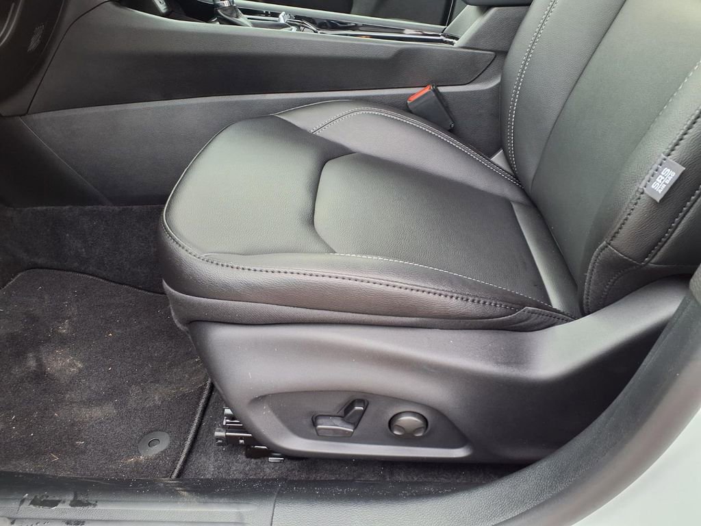 New 2026 Jeep Compass Limited w/ Sun, Sound & Navigation Group AWD/4WD image 16