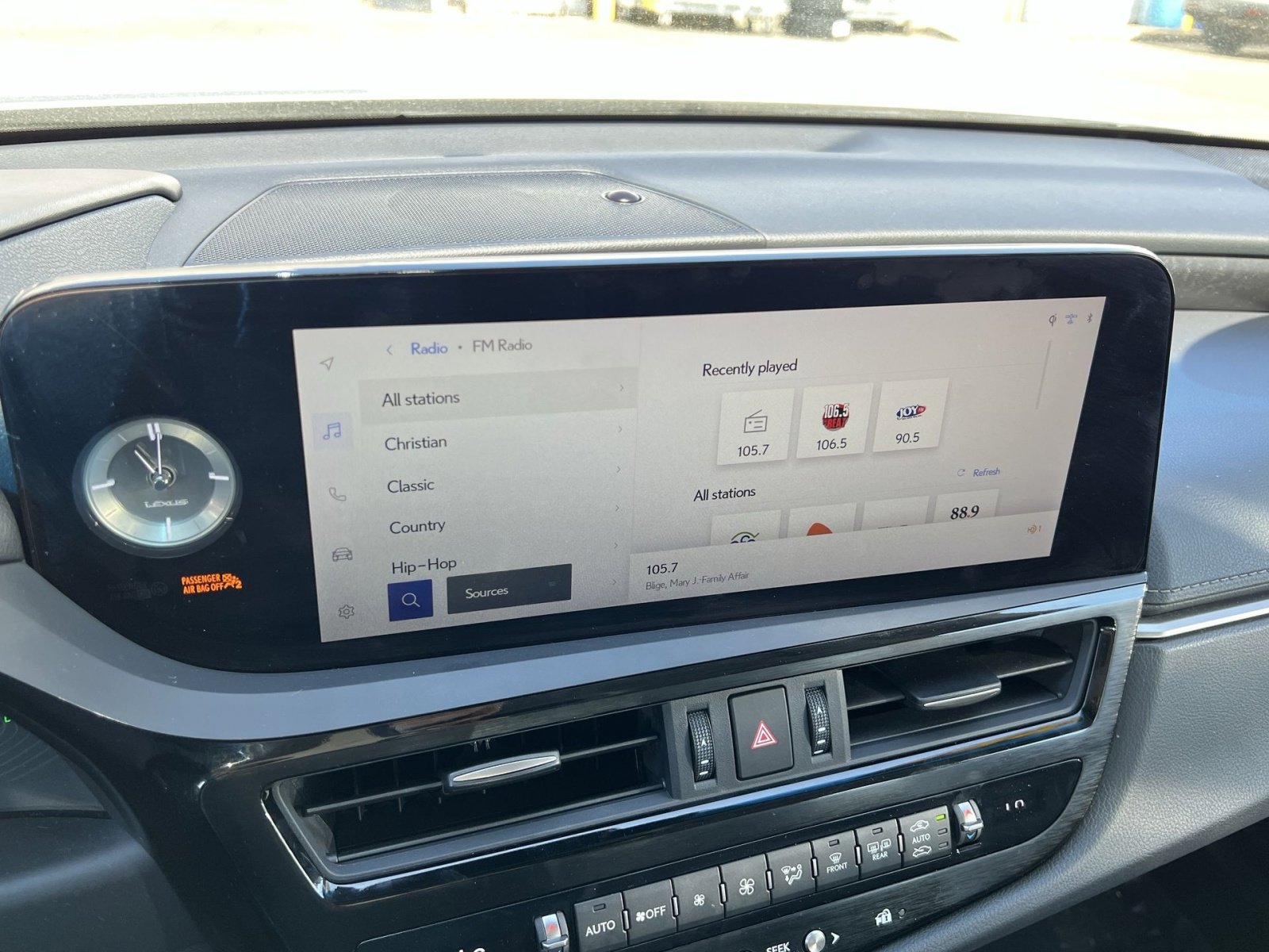 Used 2024 Lexus ES 350 w/ Premium Package image 19
