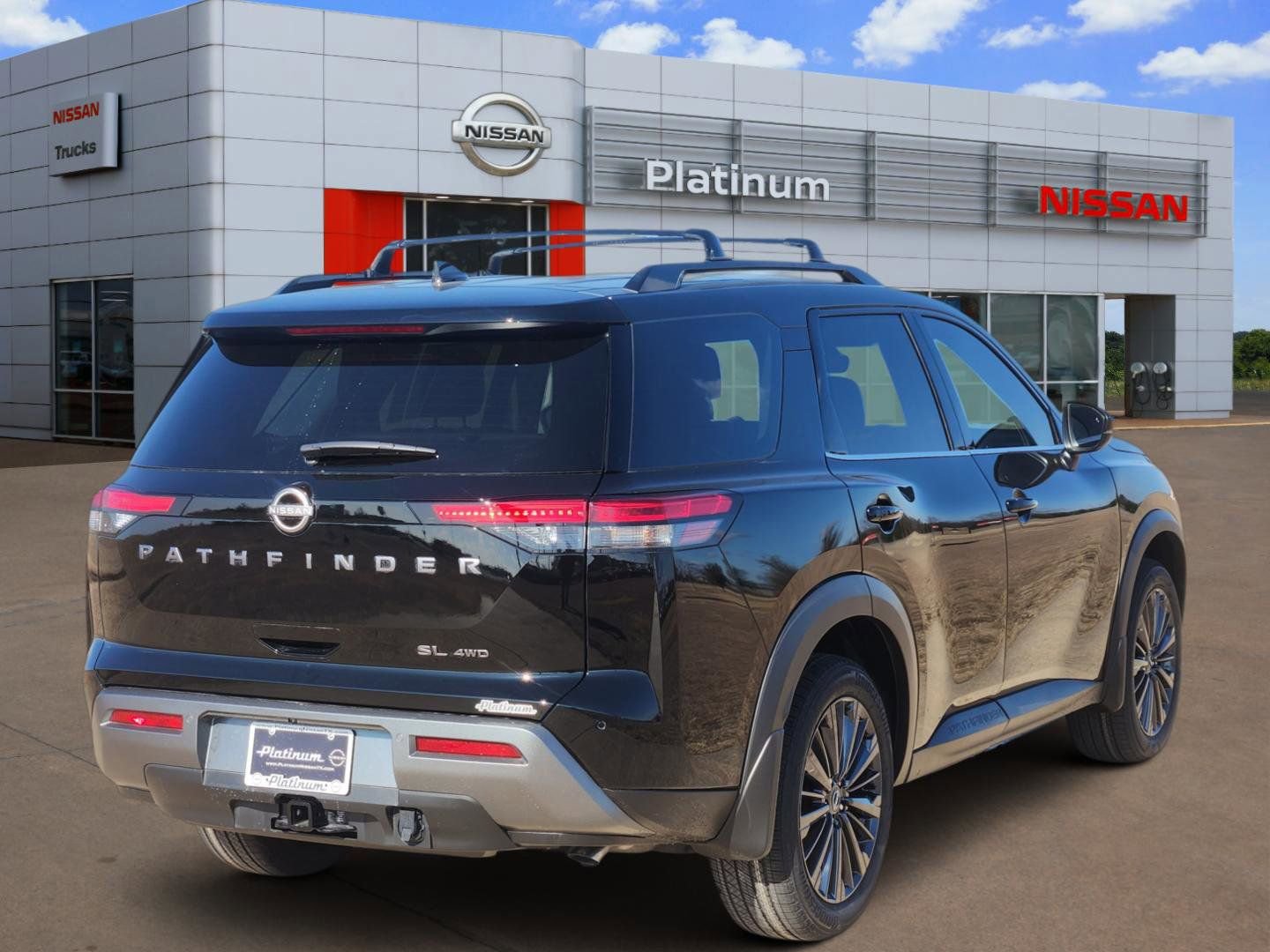 New 2026 Nissan Pathfinder SL image 4