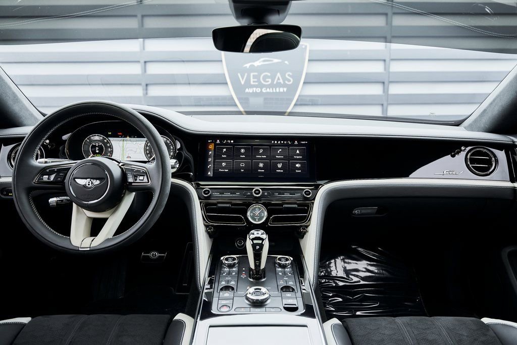 Used 2025 Bentley Flying Spur Plug-In Hybrid image 59