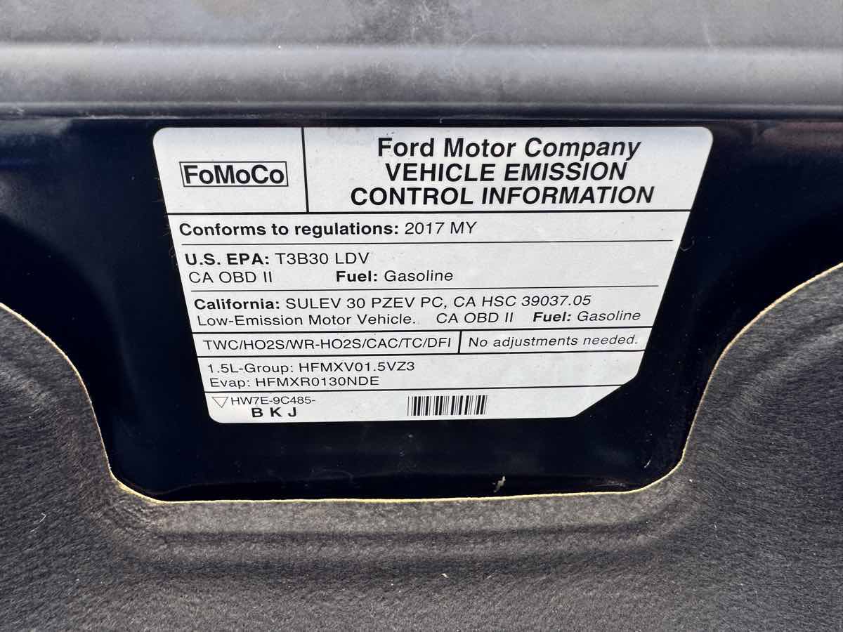 Used 2017 Ford Fusion SE w/ Fusion SE Technology Package FWD image 18