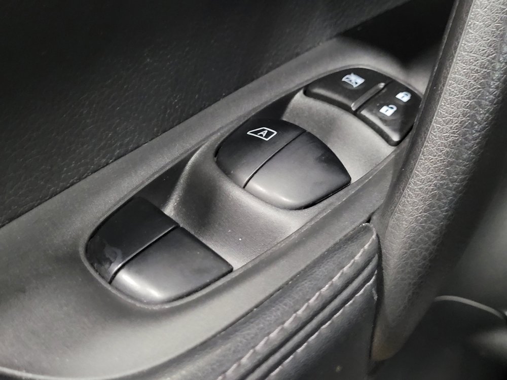 Used 2019 Nissan Rogue Sport SV AWD/4WD image 27