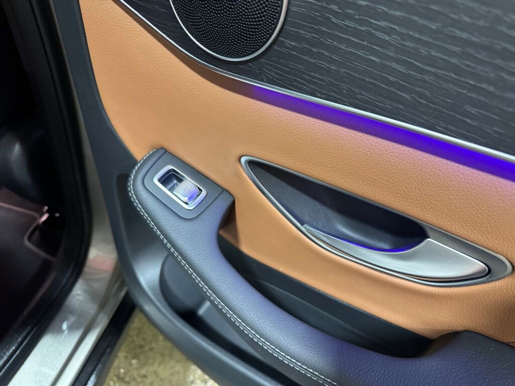 Used 2021 Mercedes-Benz GLC 300 4MATIC image 22