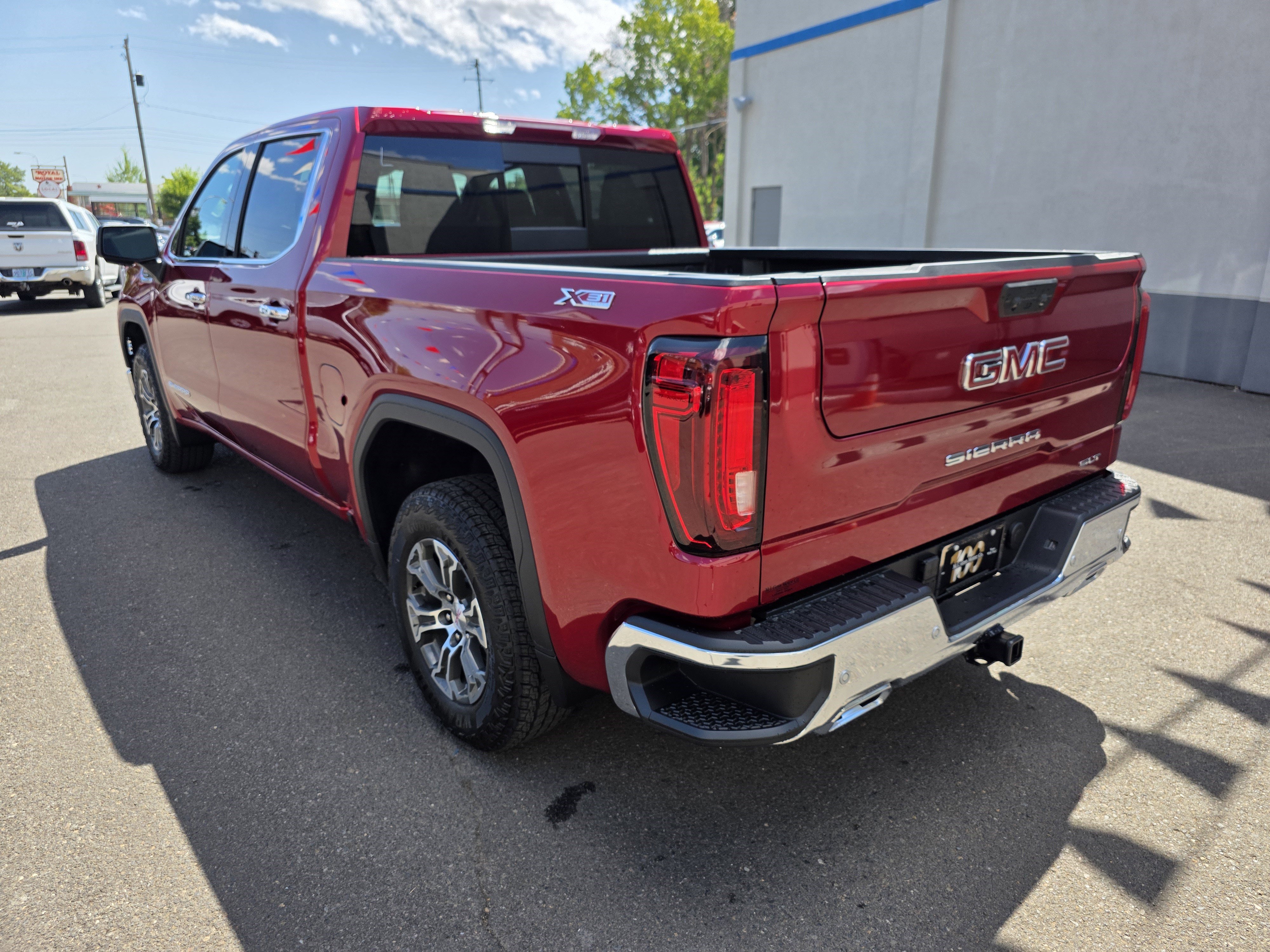 New 2026 GMC Sierra 1500 SLT w/ SLT Convenience Package image 6