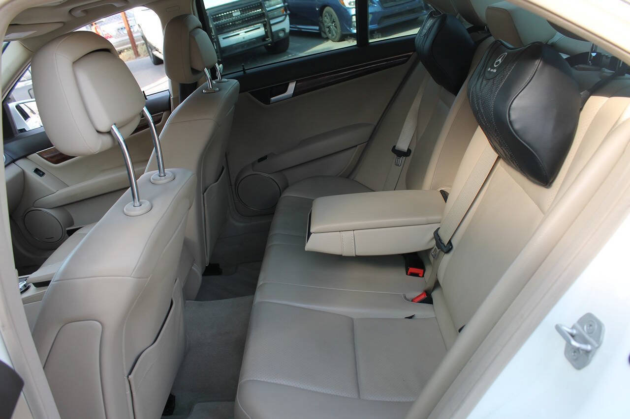 Used 2012 Mercedes-Benz C 250 Sedan image 24
