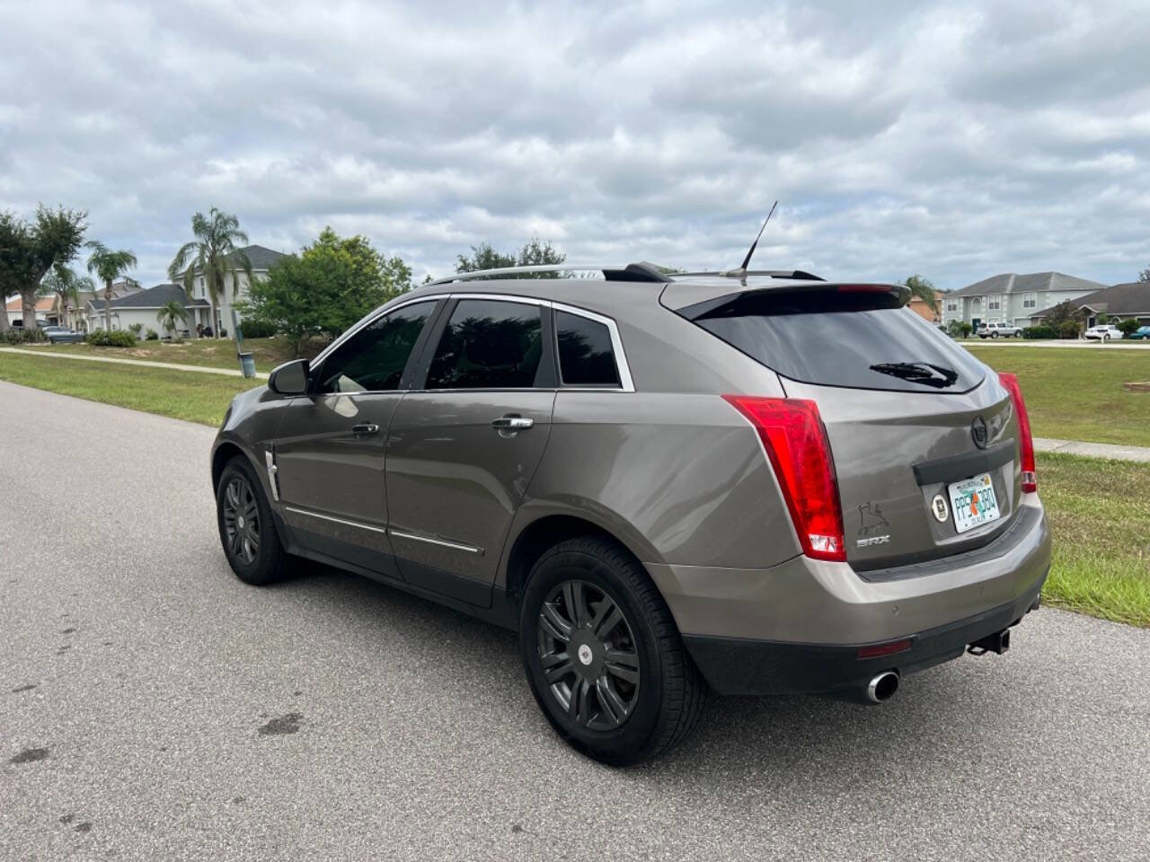 Used 2011 Cadillac SRX Luxury image 7
