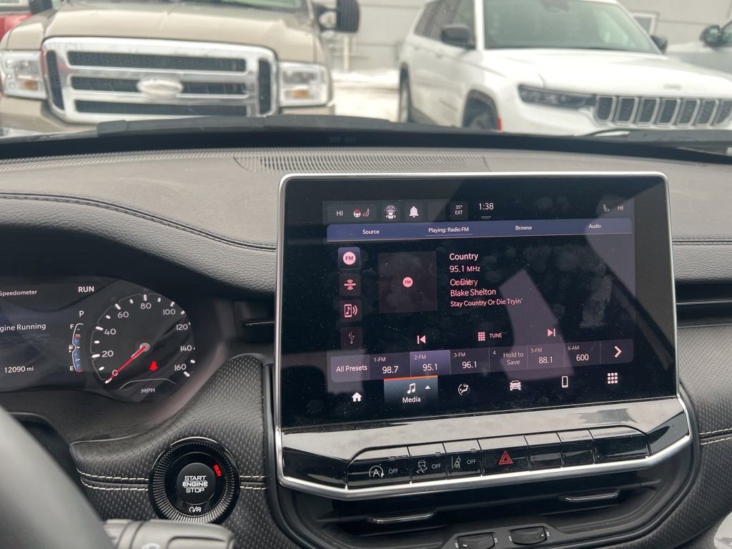 Used 2024 Jeep Compass Latitude w/ Sun and Sound Group image 14