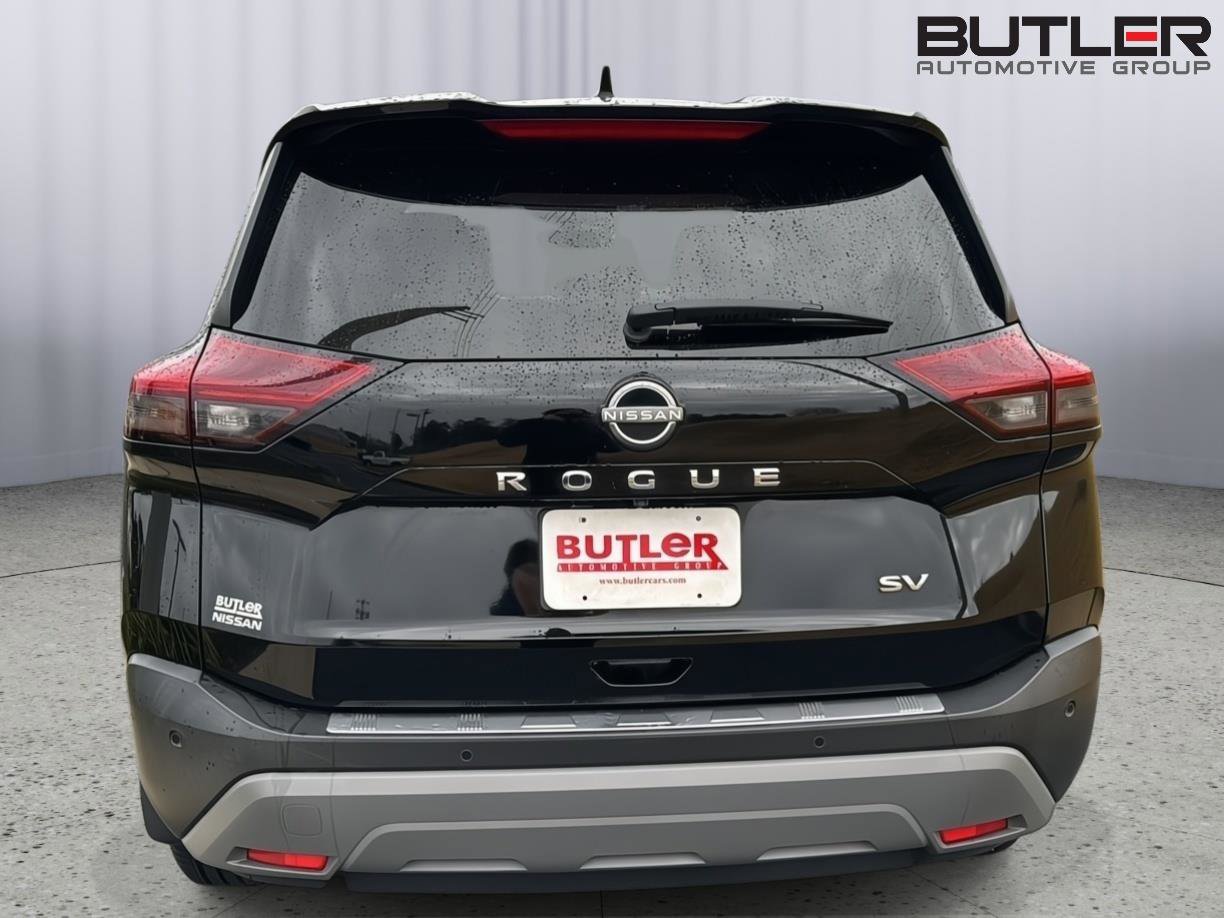 Used 2022 Nissan Rogue SV image 4