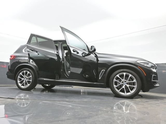 Used 2023 BMW X5 xDrive40i AWD/4WD image 53