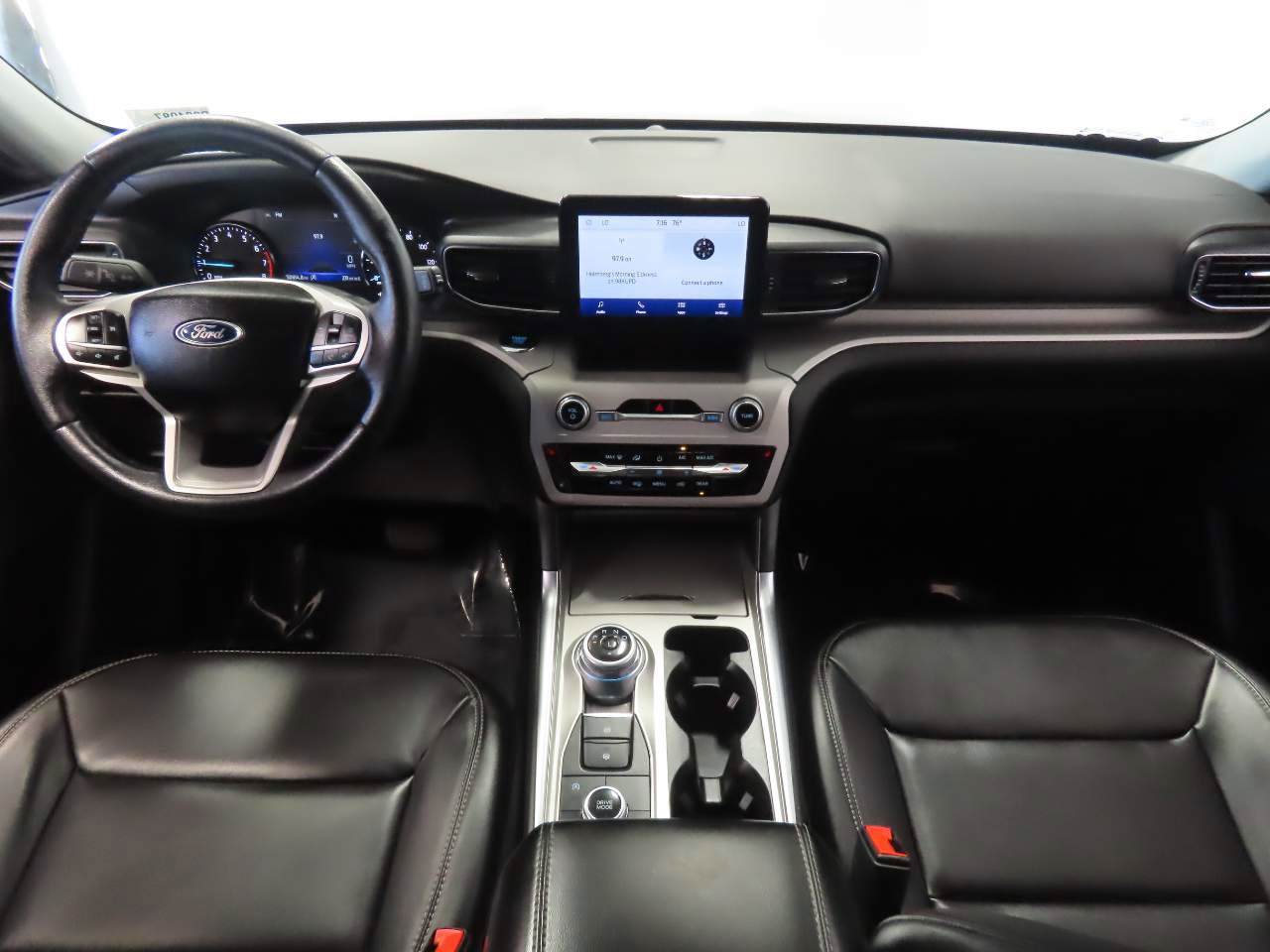 Used 2023 Ford Explorer XLT w/ Equipment Group 202A image 12