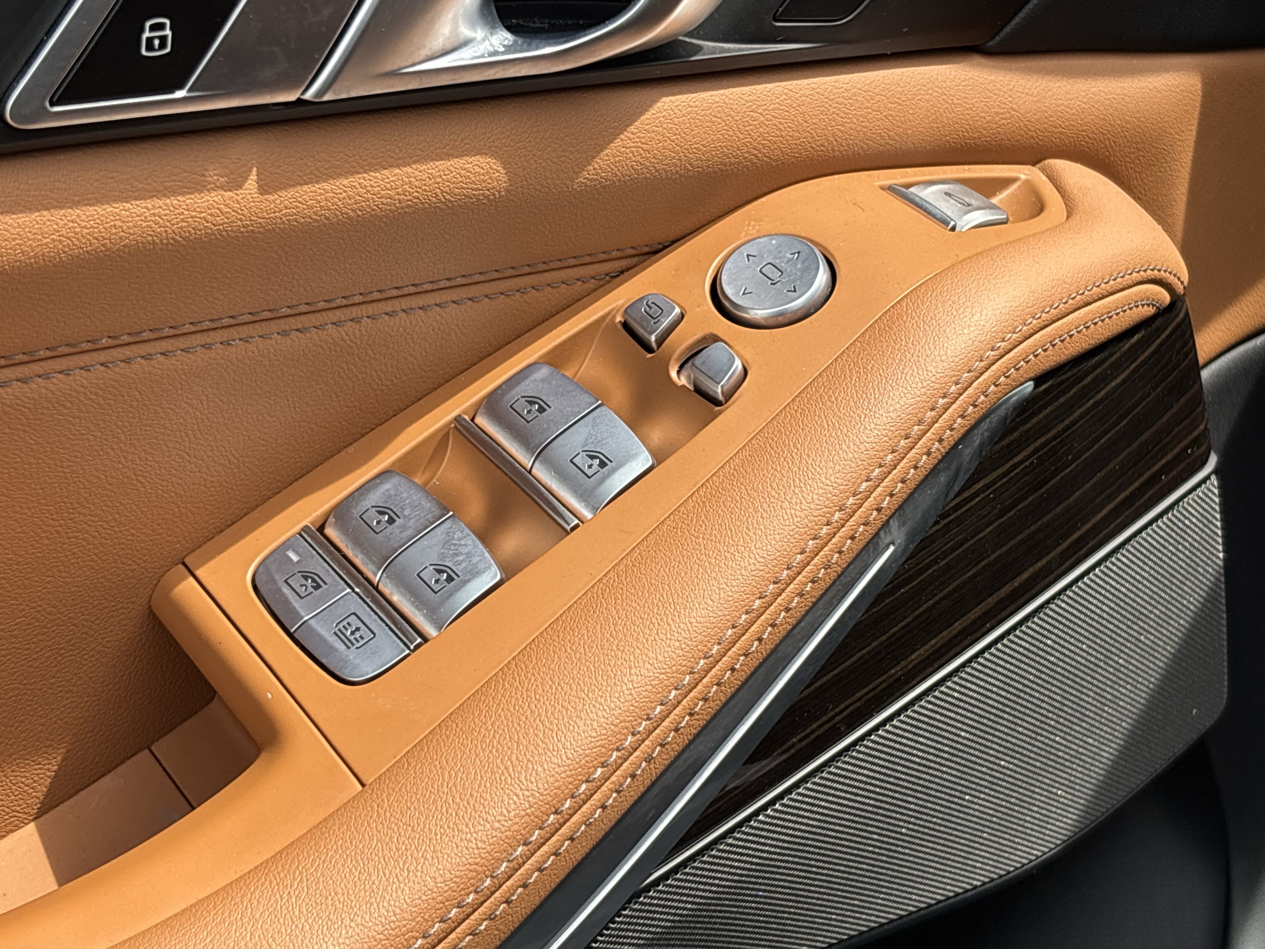 Certified 2024 BMW X7 xDrive40i w/ Premium Package image 15