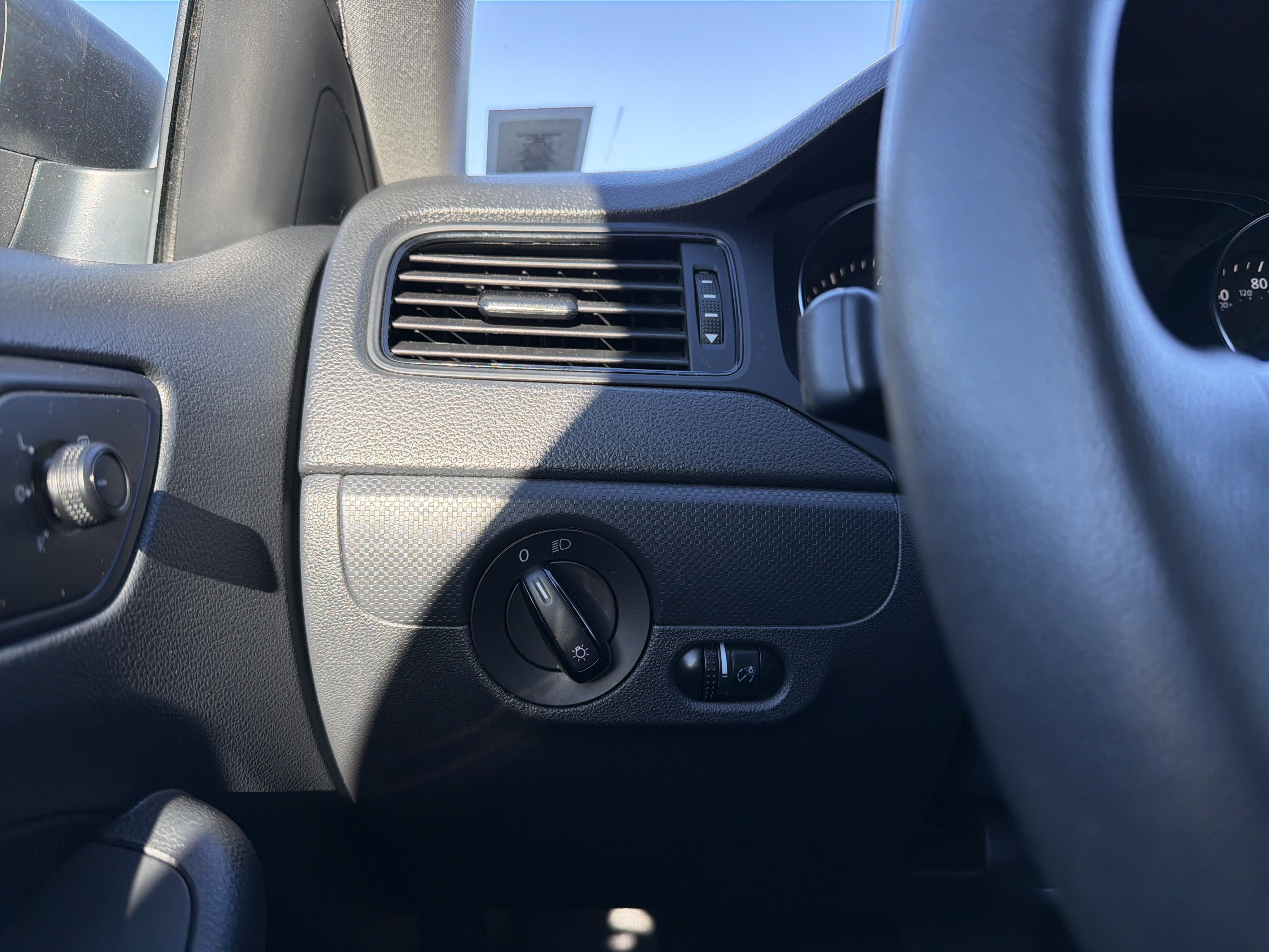 Used 2015 Volkswagen Jetta S image 22