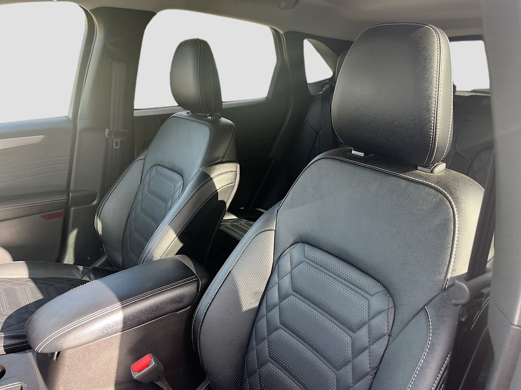 Used 2024 Ford Escape Platinum w/ Premium Technology Package AWD/4WD image 22