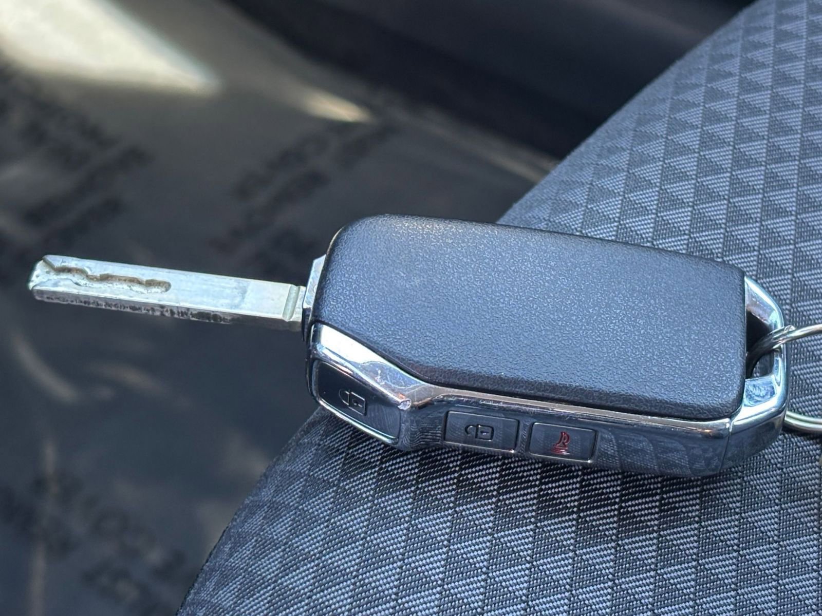 Used 2025 Kia Soul LX w/ LX Technology Package FWD image 21