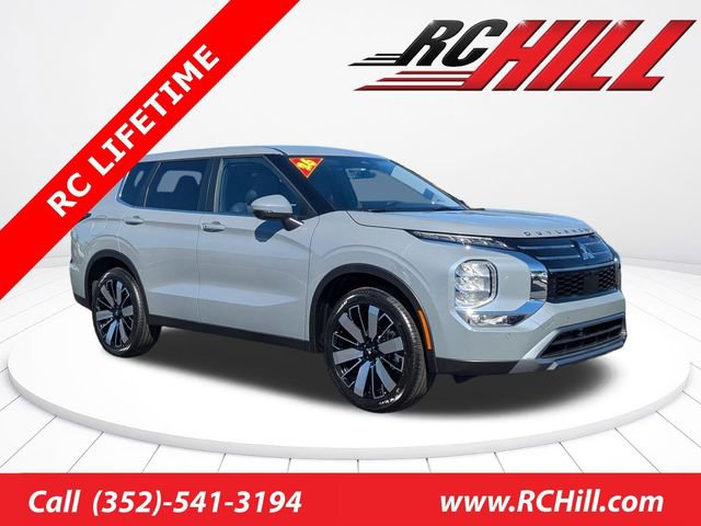 New 2026 Mitsubishi Outlander SE image 1