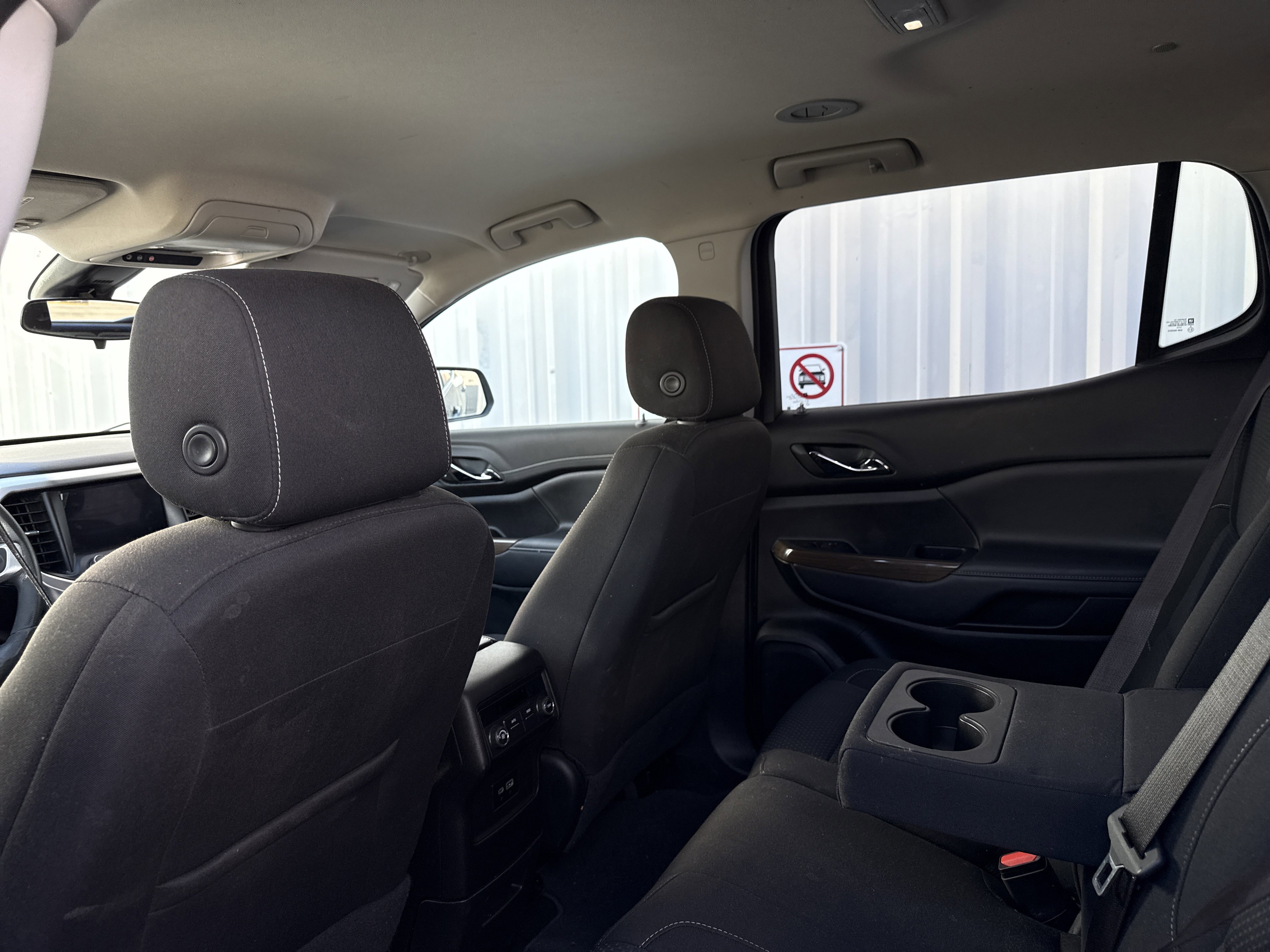 Used 2023 GMC Acadia SLE image 21