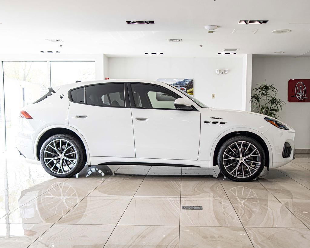 Used 2024 Maserati Grecale Modena AWD/4WD image 9