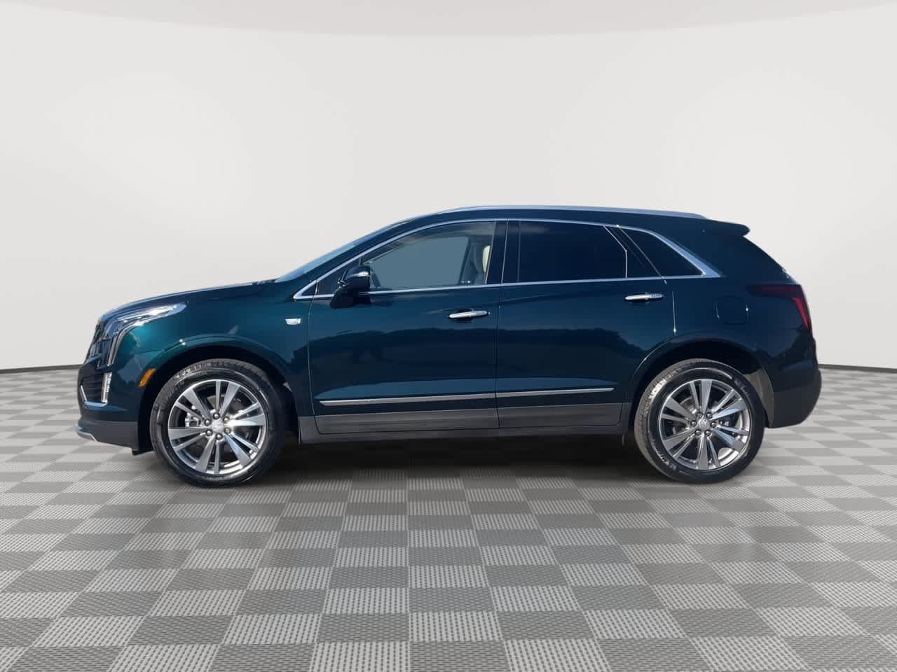 Certified 2024 Cadillac XT5 Premium Luxury FWD image 5