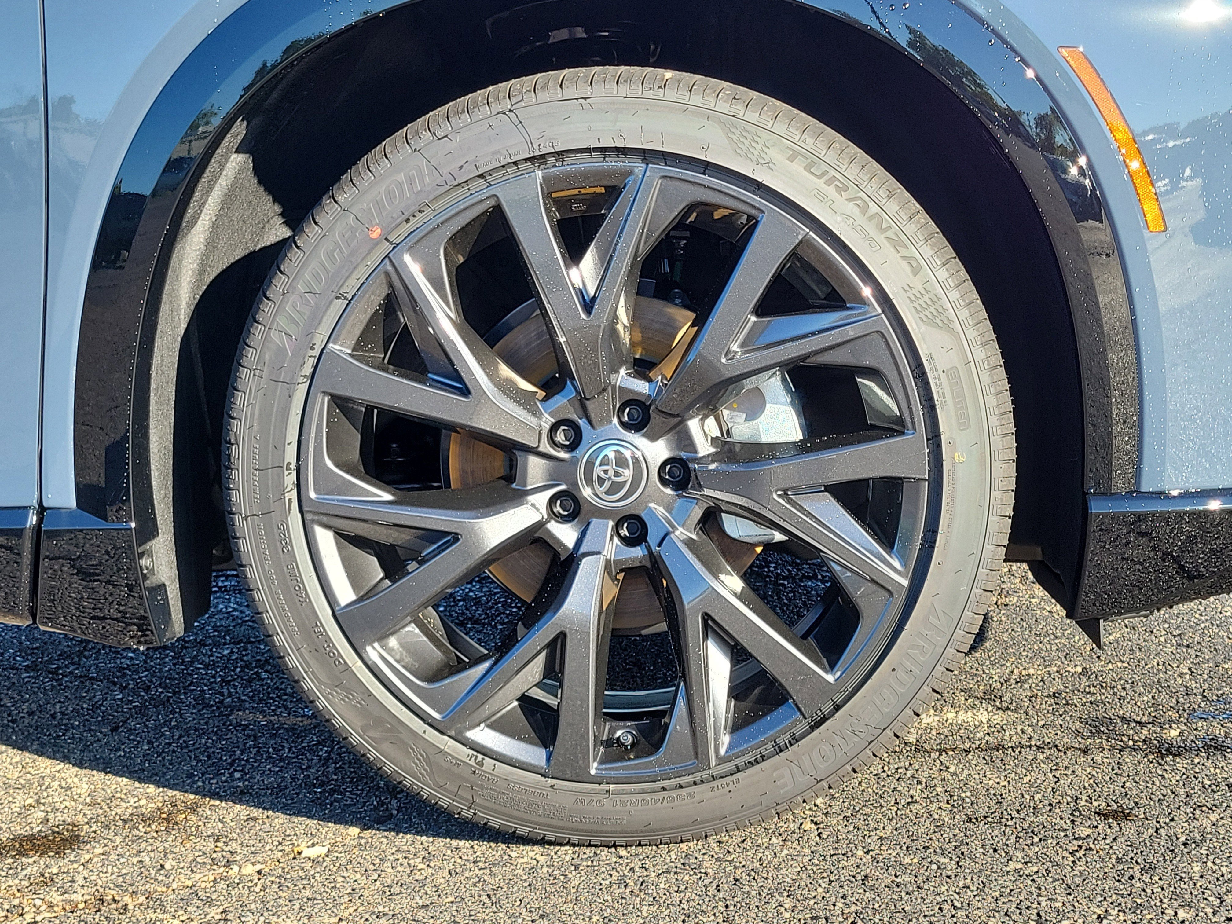 New 2025 Toyota Crown Signia w/ Advanced Technology Package image 5