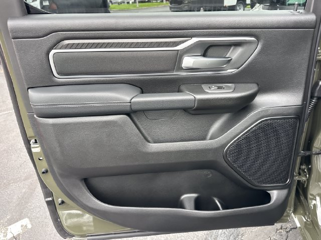 New 2027 RAM 1500 4x4 Crew Cab image 16