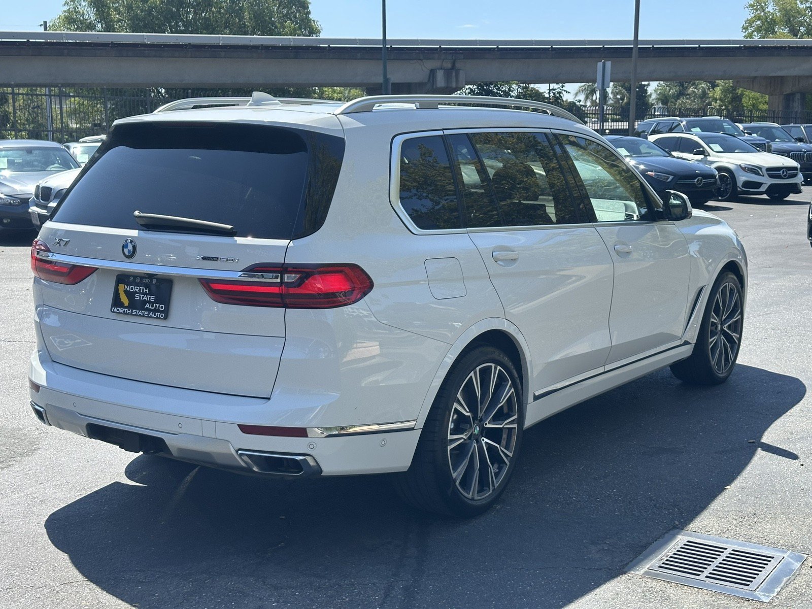 Used 2019 BMW X7 xDrive50i w/ Premium Package AWD/4WD image 8