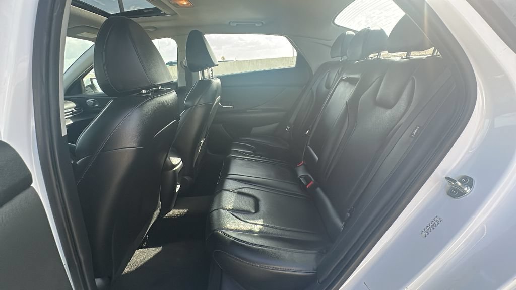 Used 2024 Hyundai Elantra Limited FWD image 34