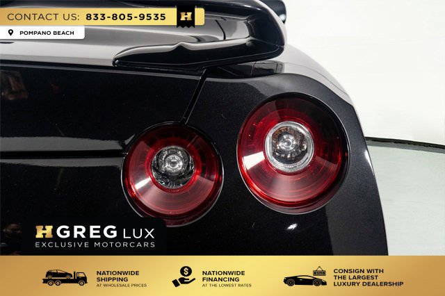 Used 2015 Nissan GT-R Premium image 12