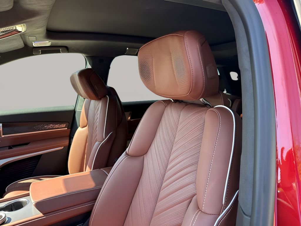 New 2026 Cadillac Vistiq Platinum w/ LPO, Floor Liner Package image 27