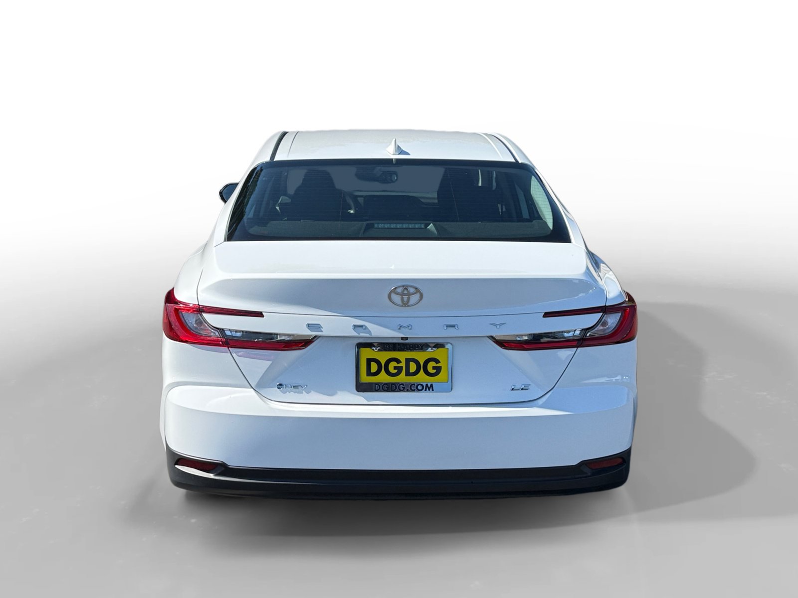 Used 2025 Toyota Camry LE FWD image 4