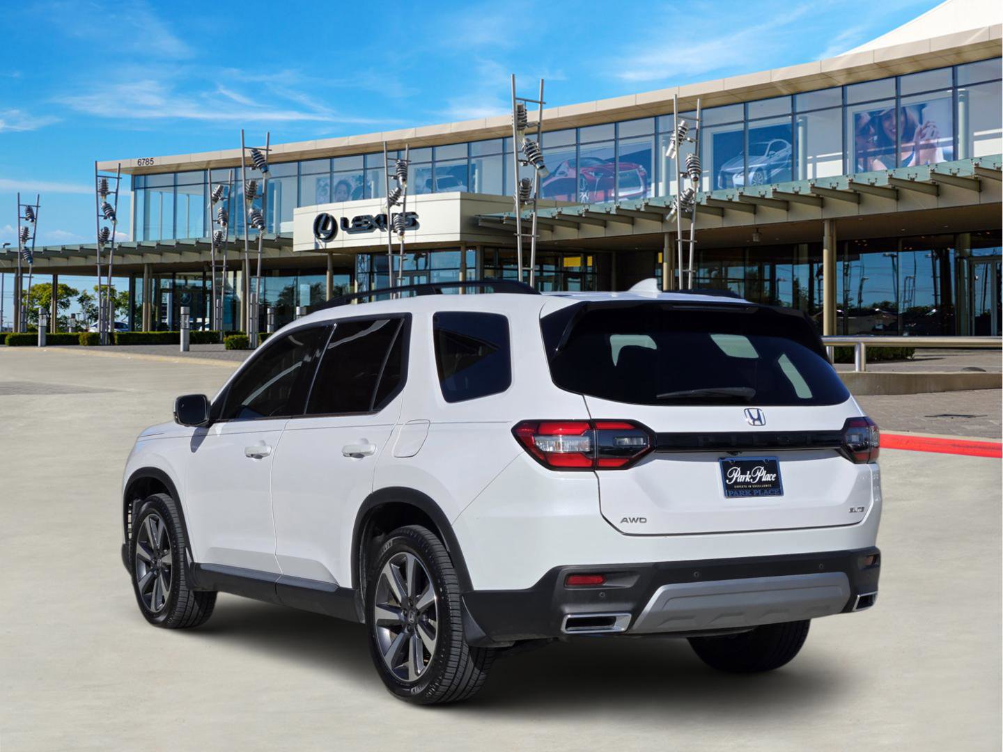 Used 2023 Honda Pilot Elite image 4