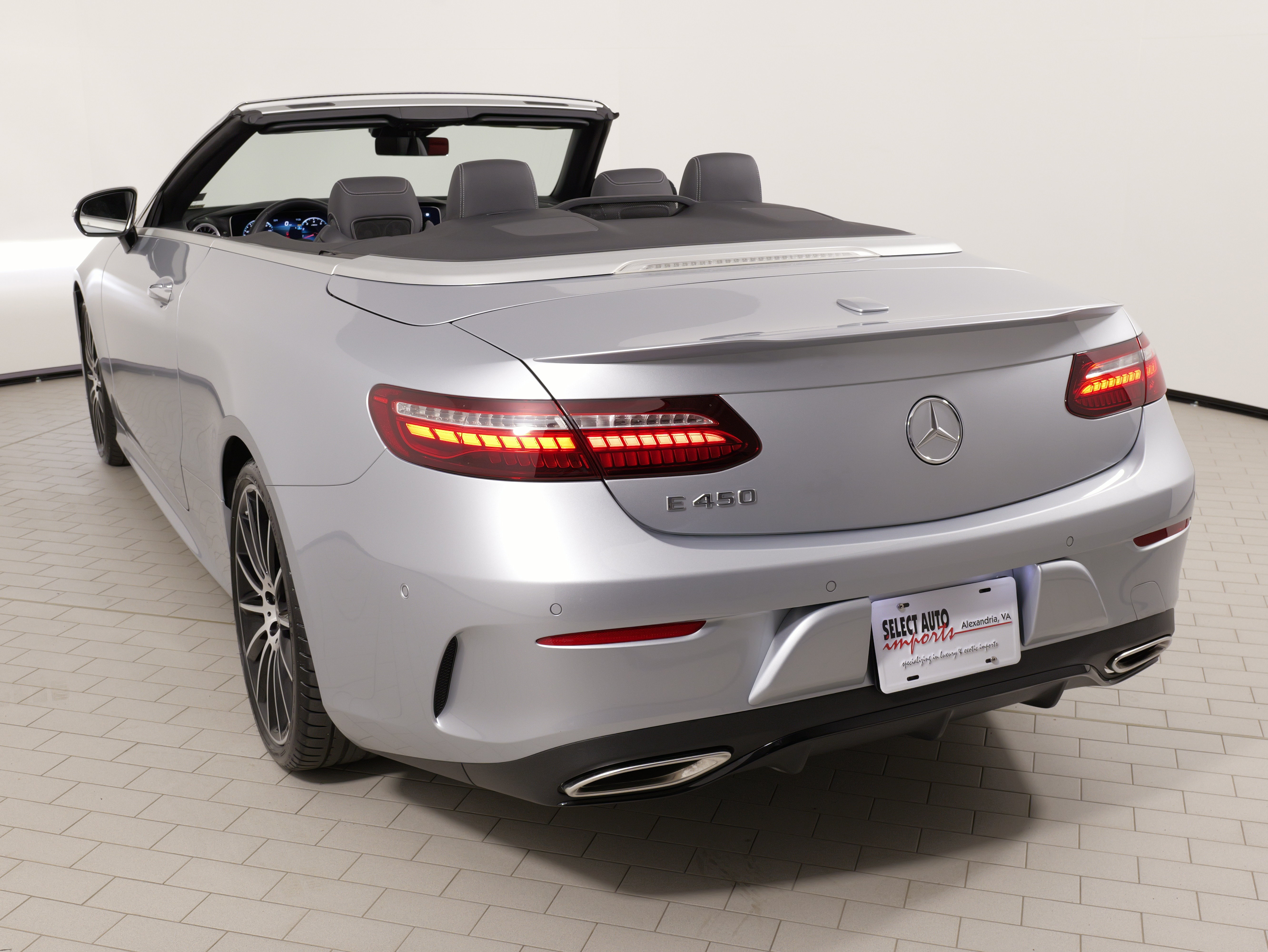 Used 2023 Mercedes-Benz E 450 Cabriolet image 16