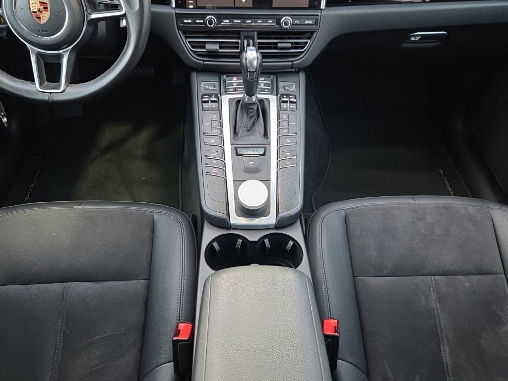 Used 2020 Porsche Macan image 23