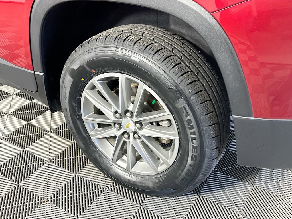 Used 2023 Chevrolet Traverse LT image 41