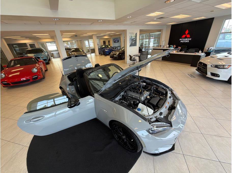 Used 2024 MAZDA MX-5 Miata Club RWD image 40