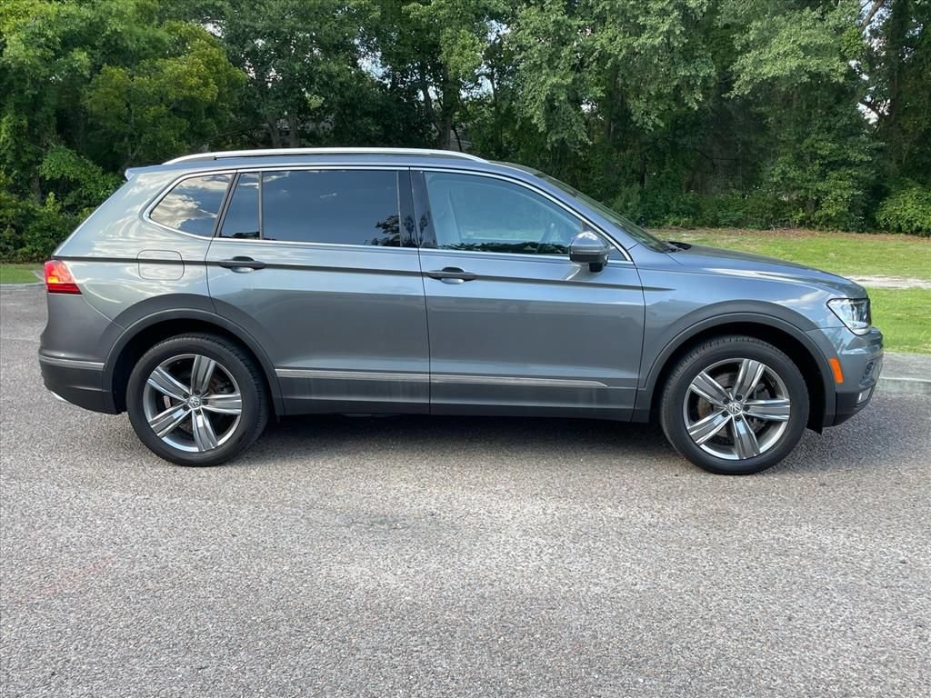 Used 2020 Volkswagen Tiguan SEL w/ 3rd Row Seat Package AWD/4WD image 2