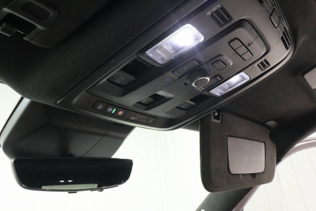 Used 2024 Cadillac Escalade ESV Sport Platinum w/ LPO, ONYX Package image 19